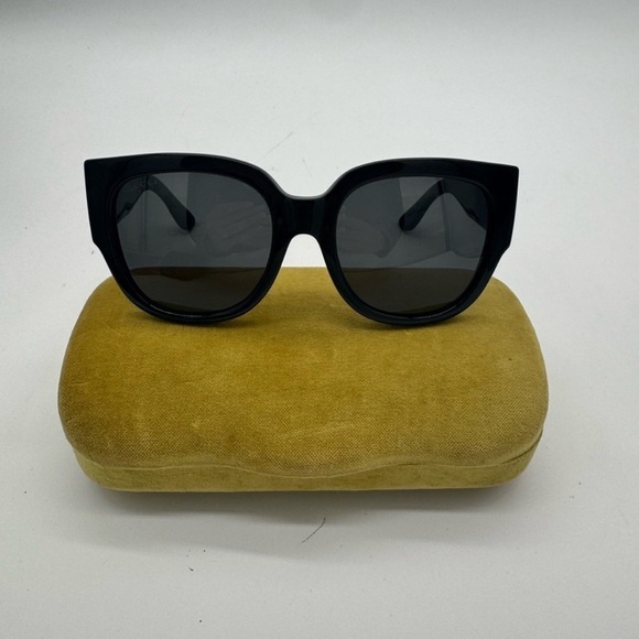 Gucci Accessories - Gucci EUC Havana Round Women's Sunglasses GG0142SA